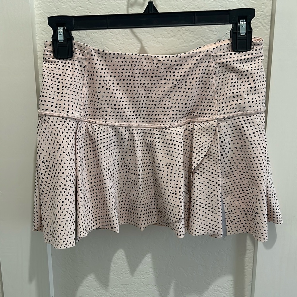 Lululemon skirt with built in shorts and 4 pockets